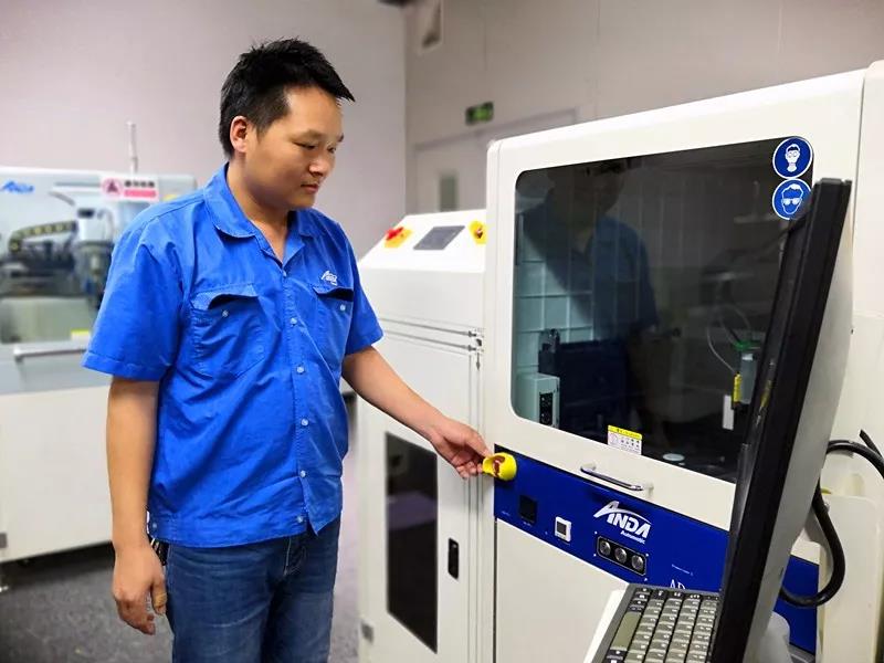 成品一次检验通过太难？他却连续实现了3台！